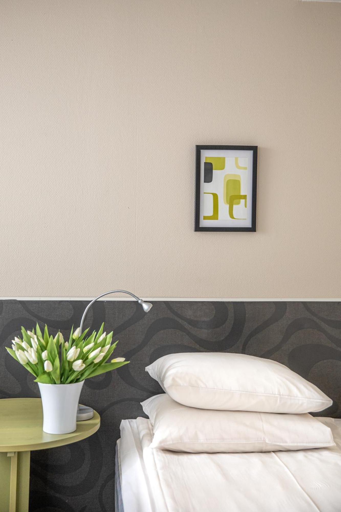 Hotel Kupolen Borlange Bagian luar foto